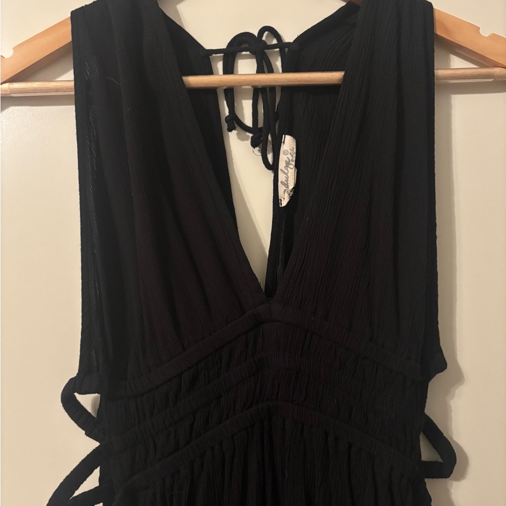 Black Sleeveless Dress